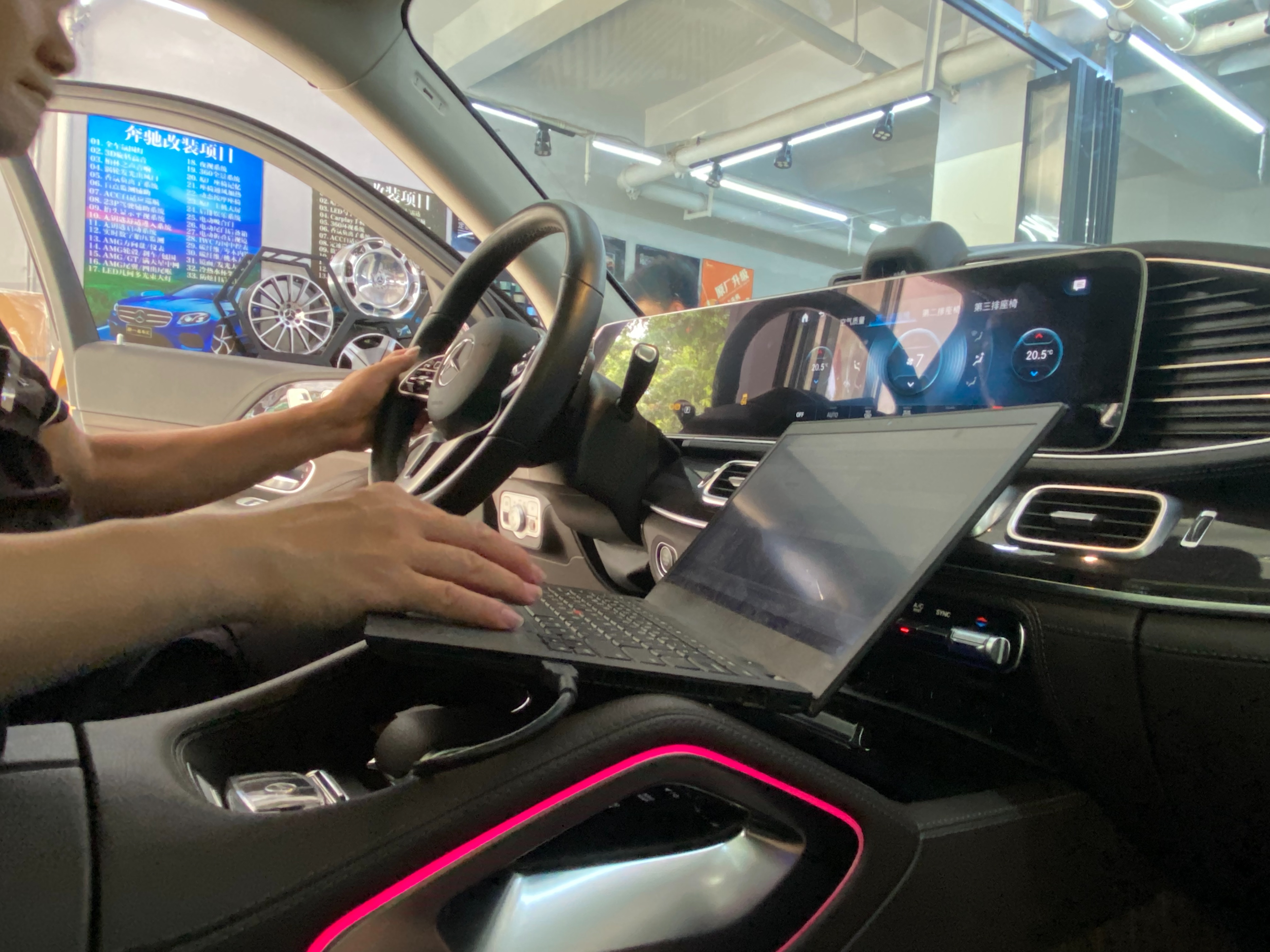 奔驰18款gls抬头显示,奔驰GLS抬头显示