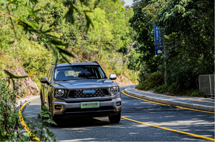 哈弗二代大狗phevplus和宋plus,哈弗大狗二代phev潮电版和plus