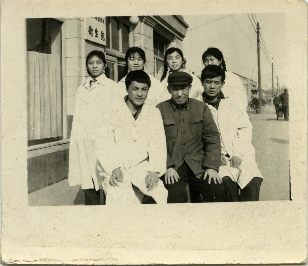 钟楼前的杂货店、东街卫生院，我有两个故事