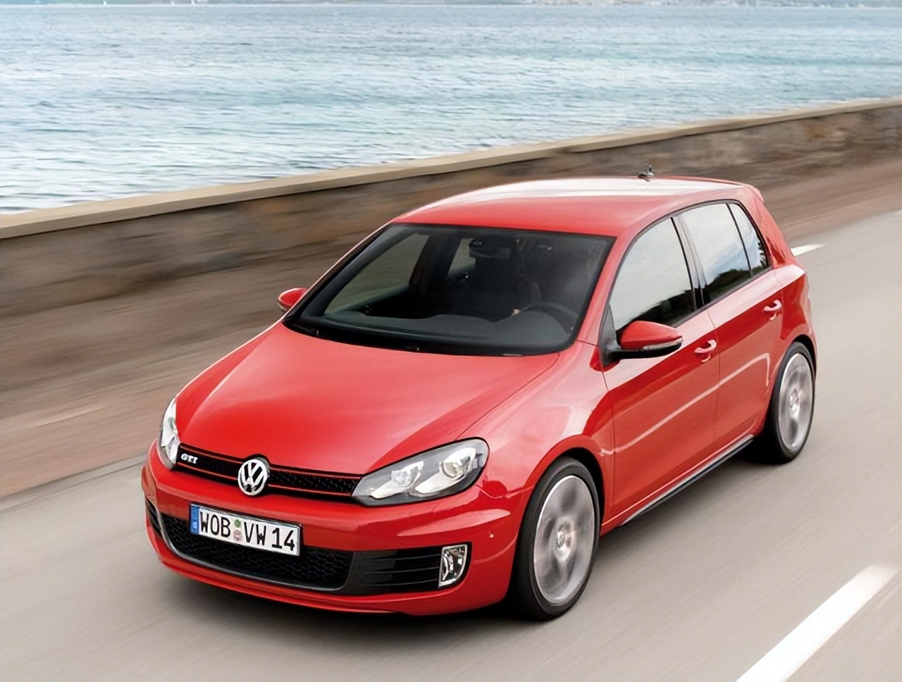 马自达3新手值得入手吗,福克斯高尔夫马自达3