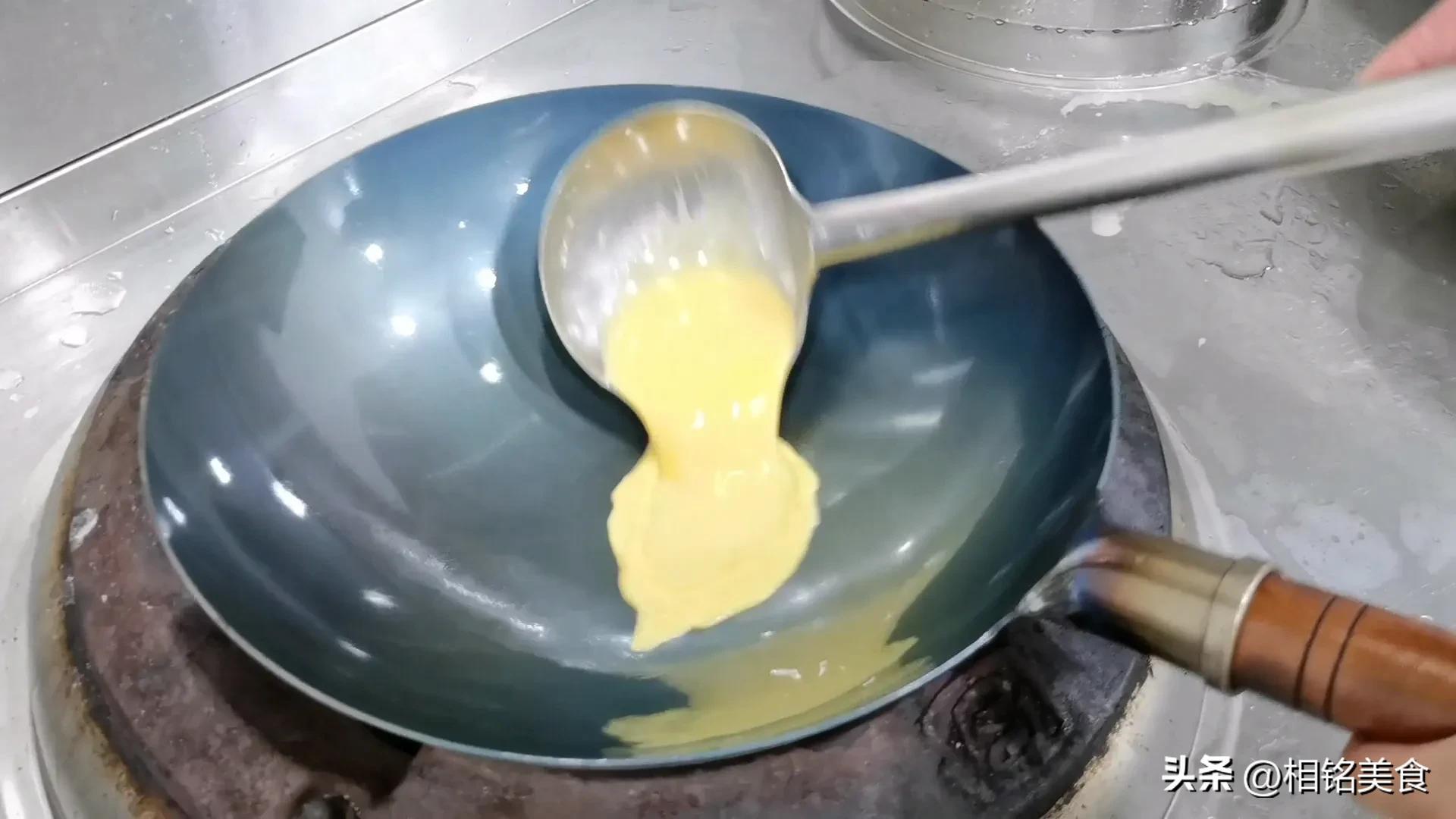 新铁锅怎样开锅小妙招视频,不粘锅的铁锅最佳开锅方法