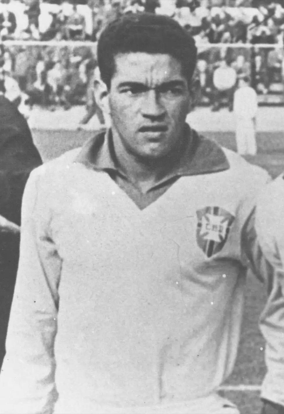 巴西十大传奇足球巨星,巴西著名球星小罗