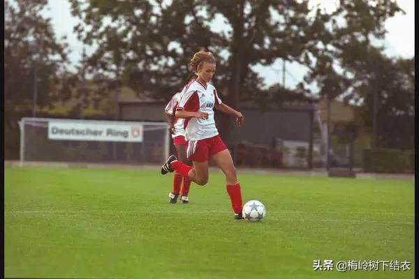 女足亚洲杯夺冠超燃解说,女足夺冠电影