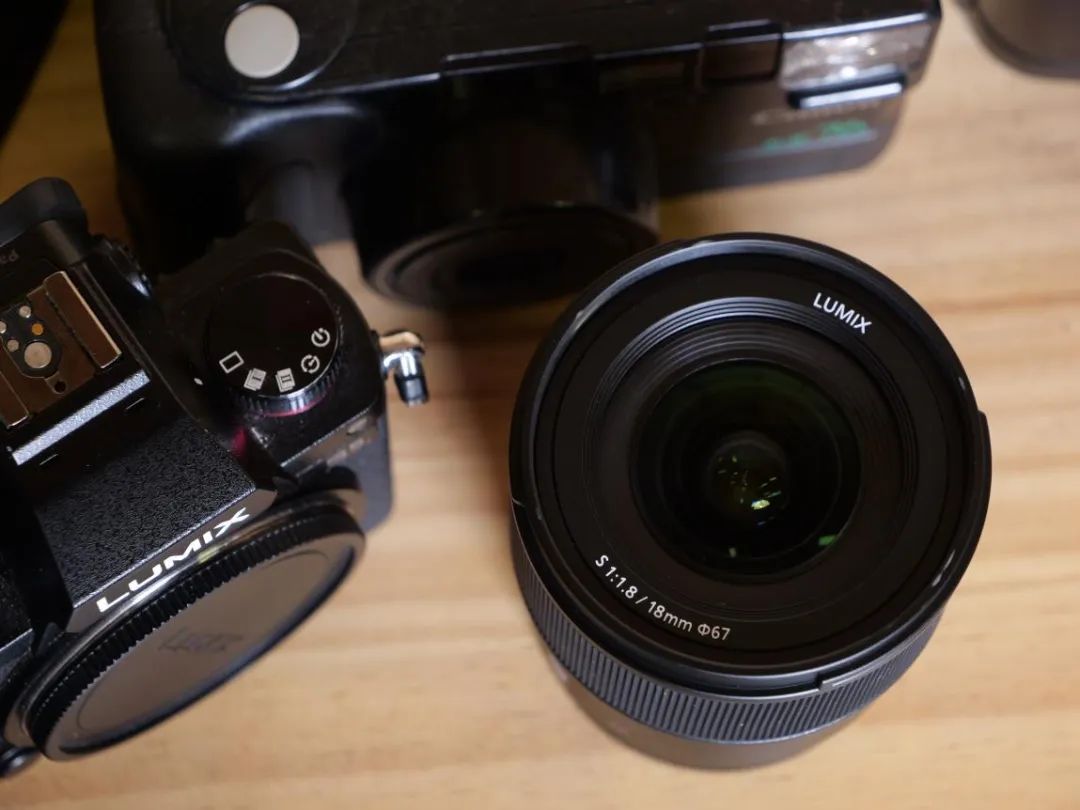 松下25mmf1.7评测,松下18mmf1.8缺点