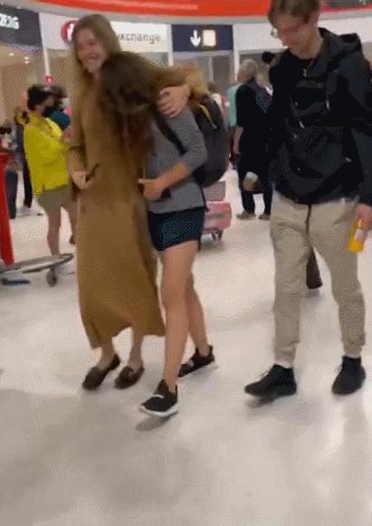 天降壕姐！LV太子妃通过测DNA找到失散多年亲妹，带她巴黎豪华游