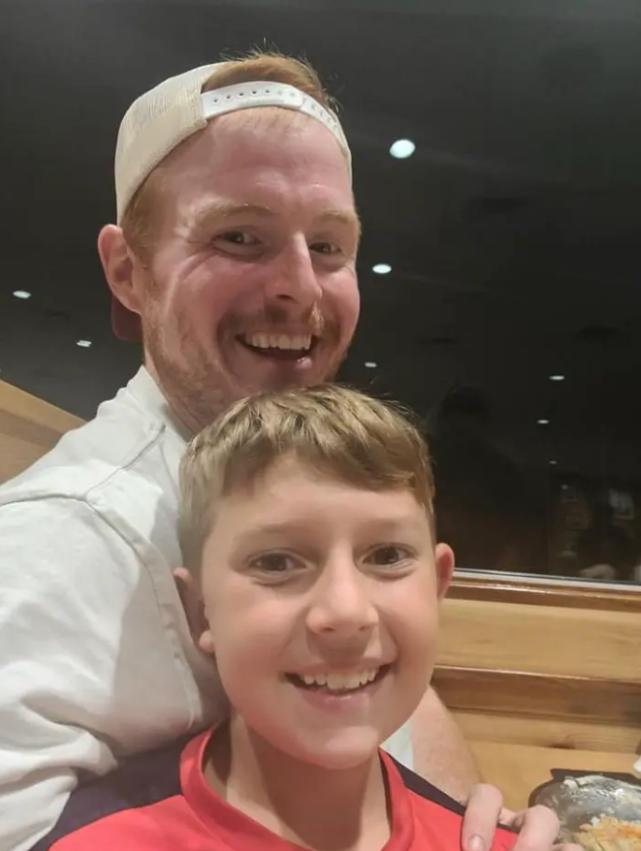 美国300斤男子减肥成功,美国900斤巨胖男子减肥