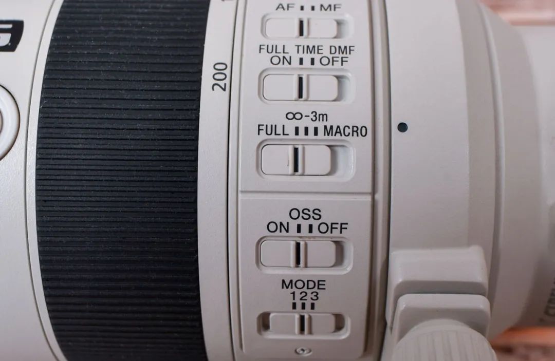 微单小三元镜头,索尼长焦镜头70-200f4机身按键作用