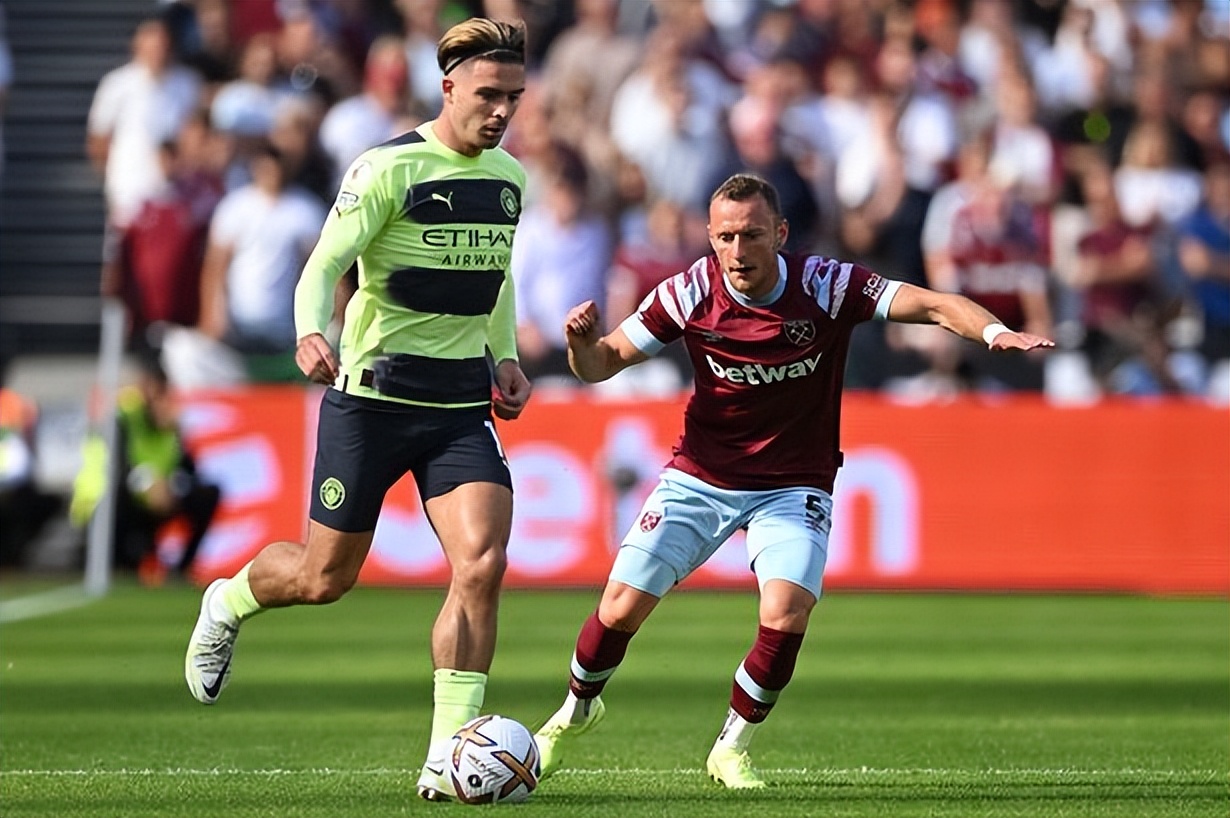 超长过膝足球袜怎么穿才最帅气,好穿又便宜的过膝足球袜