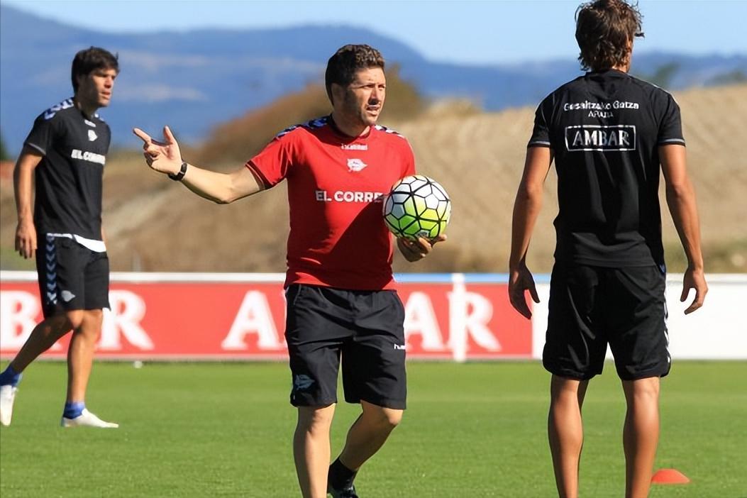 横滨fcvs新泻天鹅比分预测今日,日乙横滨fc对町田泽维比分预测