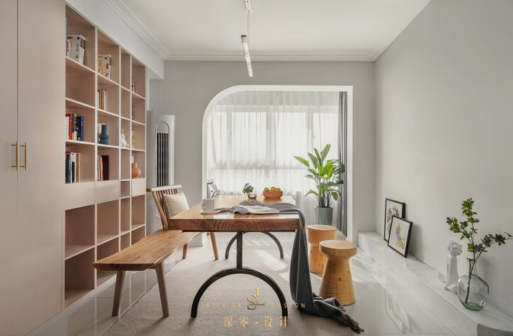 安排个书架墙，是家里最好的不动产，如此看来，完全没必要空间房