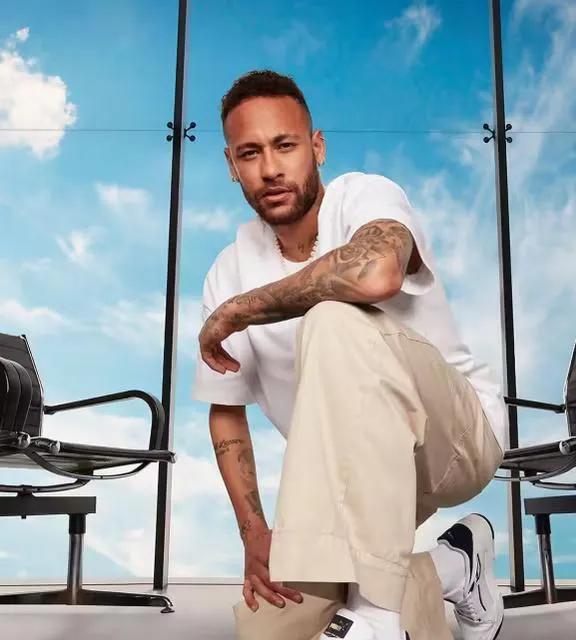 巴西被淘汰内马尔哭了视频无字幕,巴西出局内马尔哭了