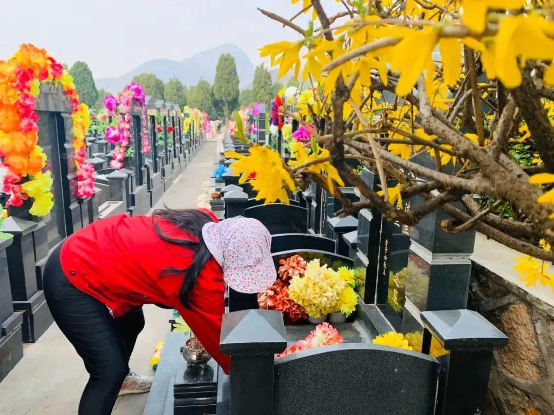 住宅小区当墓地放骨灰盒,住宅小区放骨灰盒改变了房屋性质