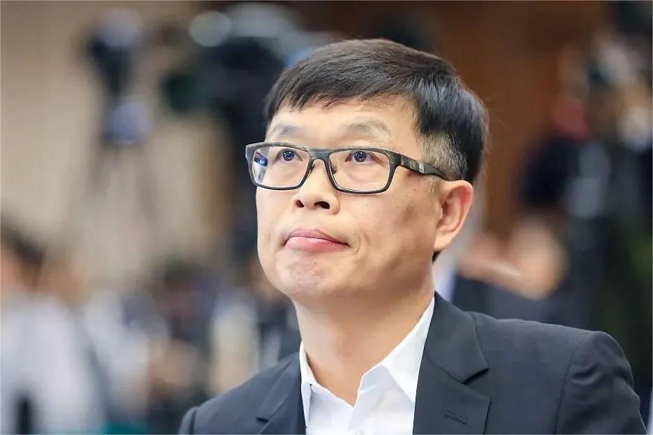 美的方洪波：最成功的职业经理人，创始人主动让权接班董事长