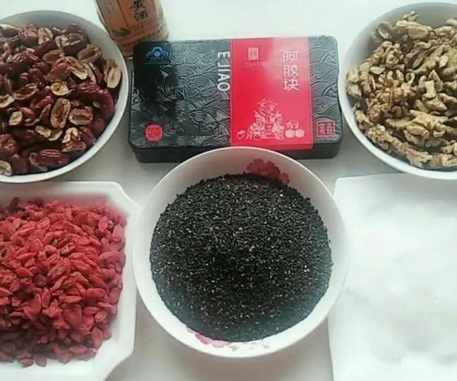 阿胶糕最正确的做法,补血养颜补气健脾的阿胶糕的配方