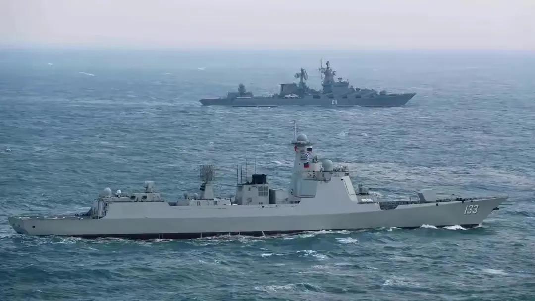 中国052D将成游戏颠覆者：外媒称中东非洲抢下单，美担心俄也跟风