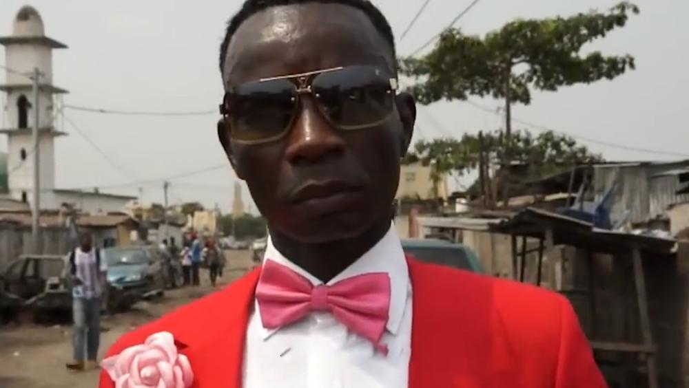 非洲贫民窟高质量的男性！收入3千全身名牌，老婆孩子却饿肚子