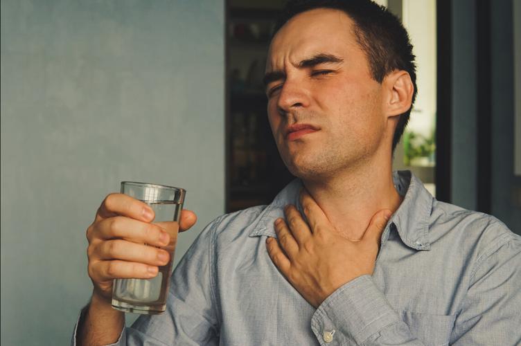 喝完白酒会渴吗,喝完白酒后口渴是酒不好吗