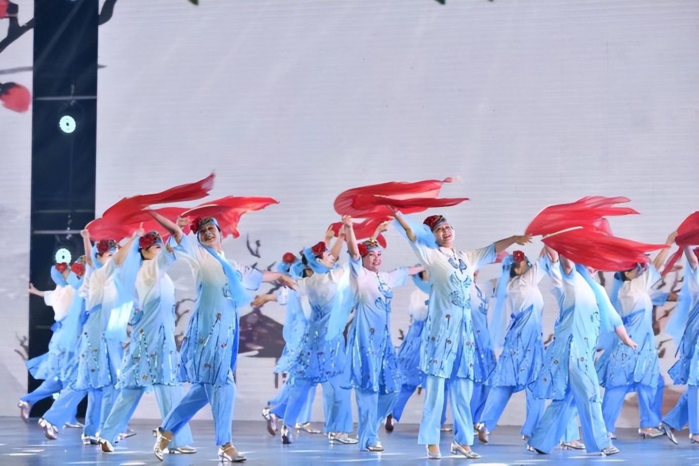 全国广场舞大赛河南代表队,全国广场舞北京集中展演圆满举行