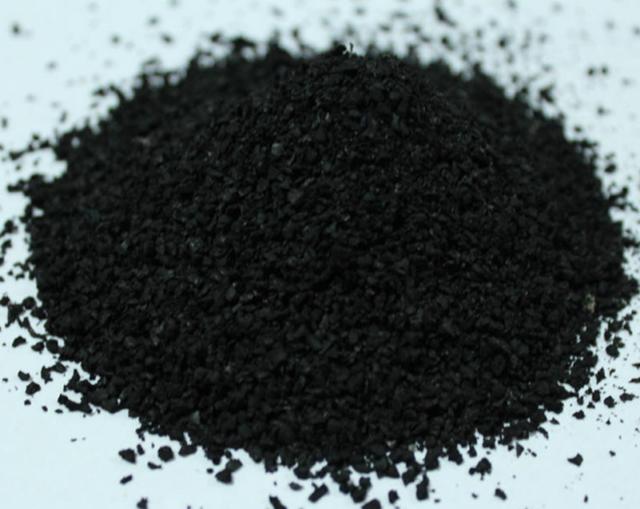 非洲穷小子“变废为宝”创业致富！把轮胎做成鞋，15元一双成爆款