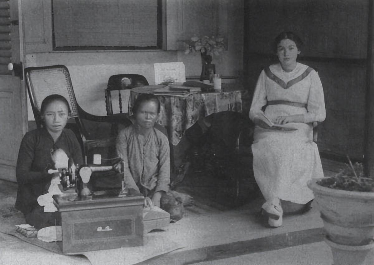 近代印尼社会中的缝纫机——来自殖民者的“现代”身份与文明