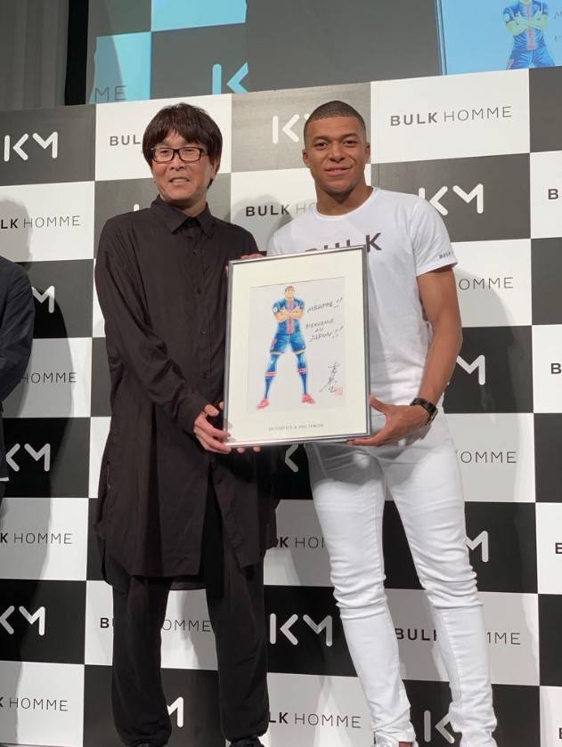 足球小将绘画本,足球小将作者画风