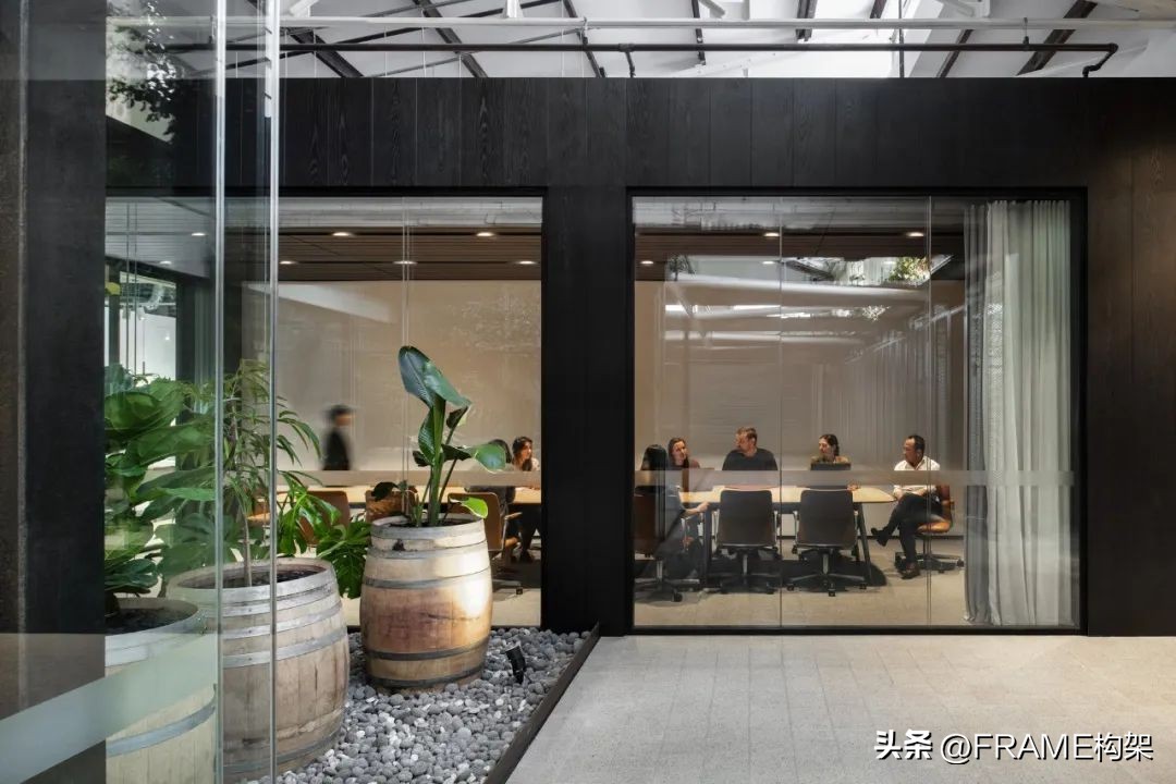 穆氏建筑设计完成的戴森新加坡总部、ADIDAS迪拜旗舰店上榜