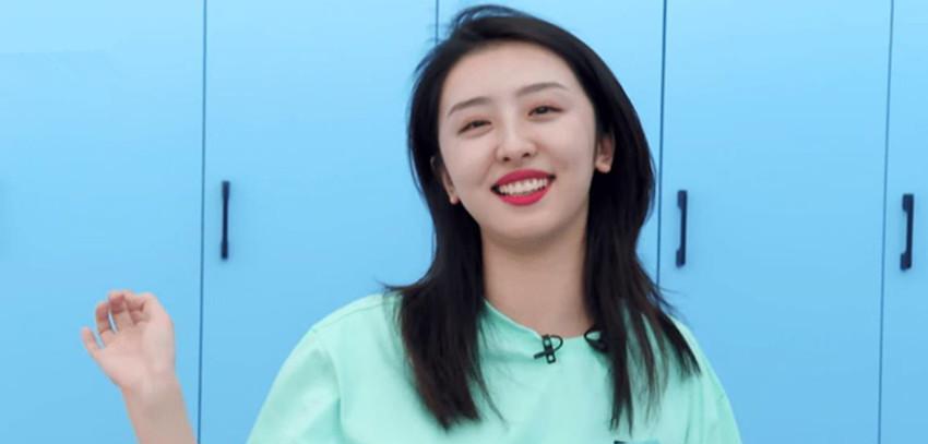 一段女星不雅视频,在镜头前清洗内衣,大胆行为与杨超越如出一辙