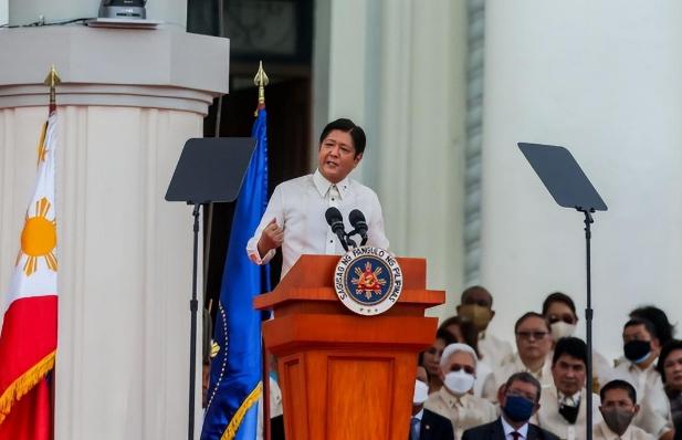 刚带走中国1370亿飞机大单,转身就窜访台湾,给我国敲响了警钟