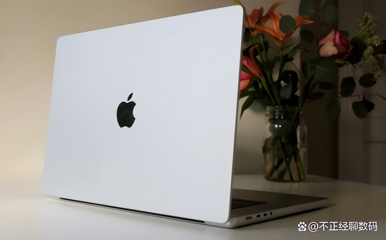 macbookpro202114和16怎么选,苹果macbookpro2021顶配版测评
