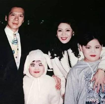 “清醒富婆”向太：8000万买钻石项链还嫌便宜，奖励儿媳上亿别墅