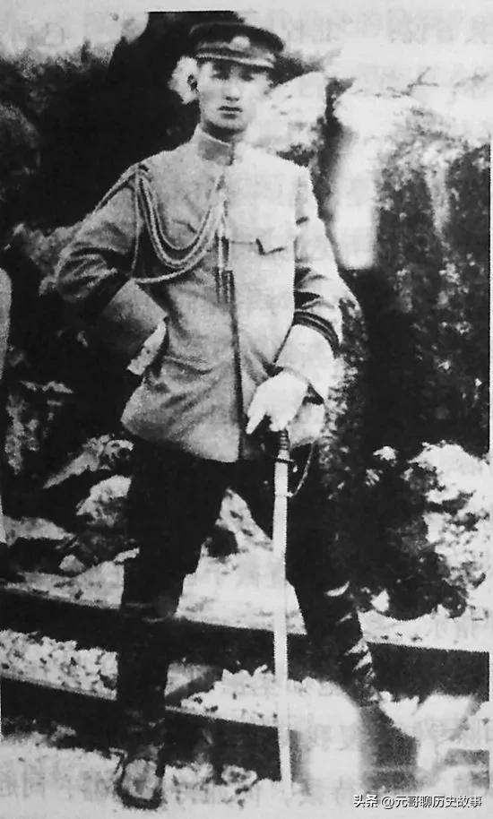 您知道袁世凯是啥时候产生了当皇帝的想法的？