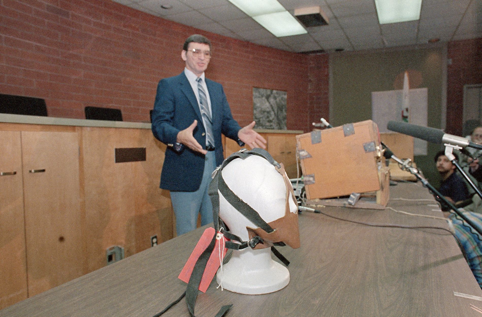 12岁美国女孩被杀害,美国十七岁少女杀人案