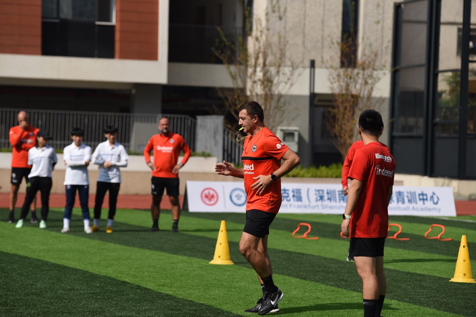 深圳大梅沙海滨公园海边救人,大梅沙景区救人