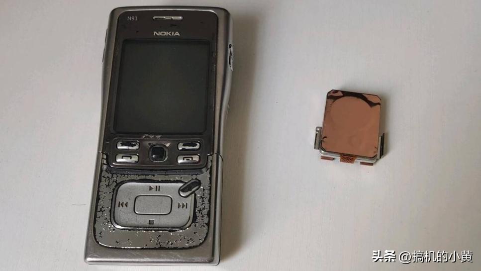 按键手机现在发展成什么样了,按键手机是哪一年被淘汰的