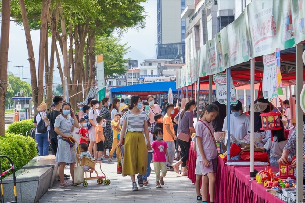 垃圾分类让生活更时尚,垃圾分类成为生活新时尚