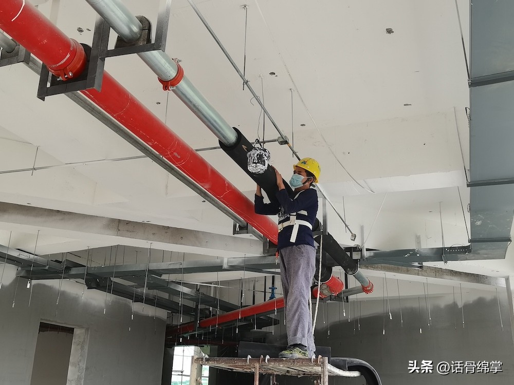 抢工期抓进度施工方案,抢时间赶工期重点项目五一忙不停