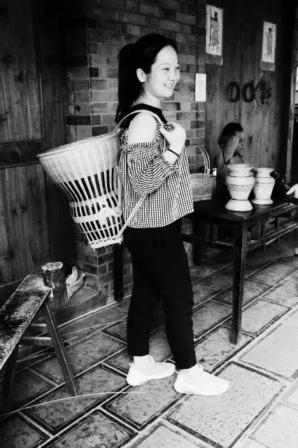 寻找失散40年双胞胎姐妹,寻找失散多年的妹妹20年