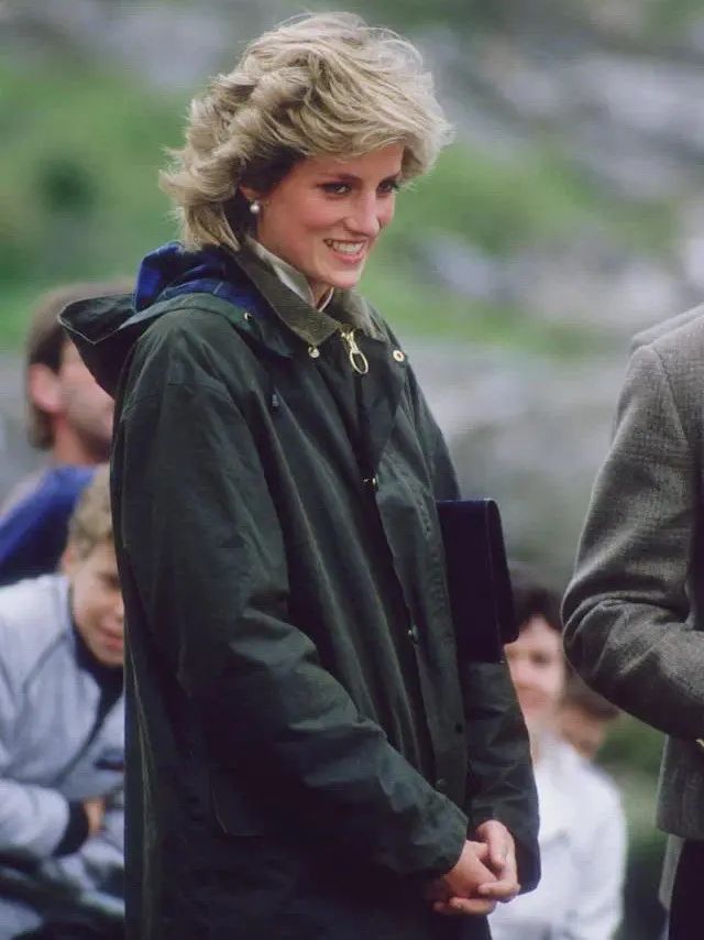 狂飙同款夹克真皮,狂飙衣服同款女套装