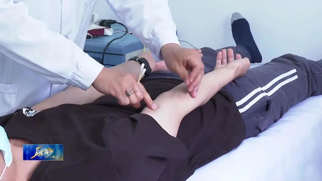 右肘关节痛鉴别诊断,双膝关节与双肘关节疼痛