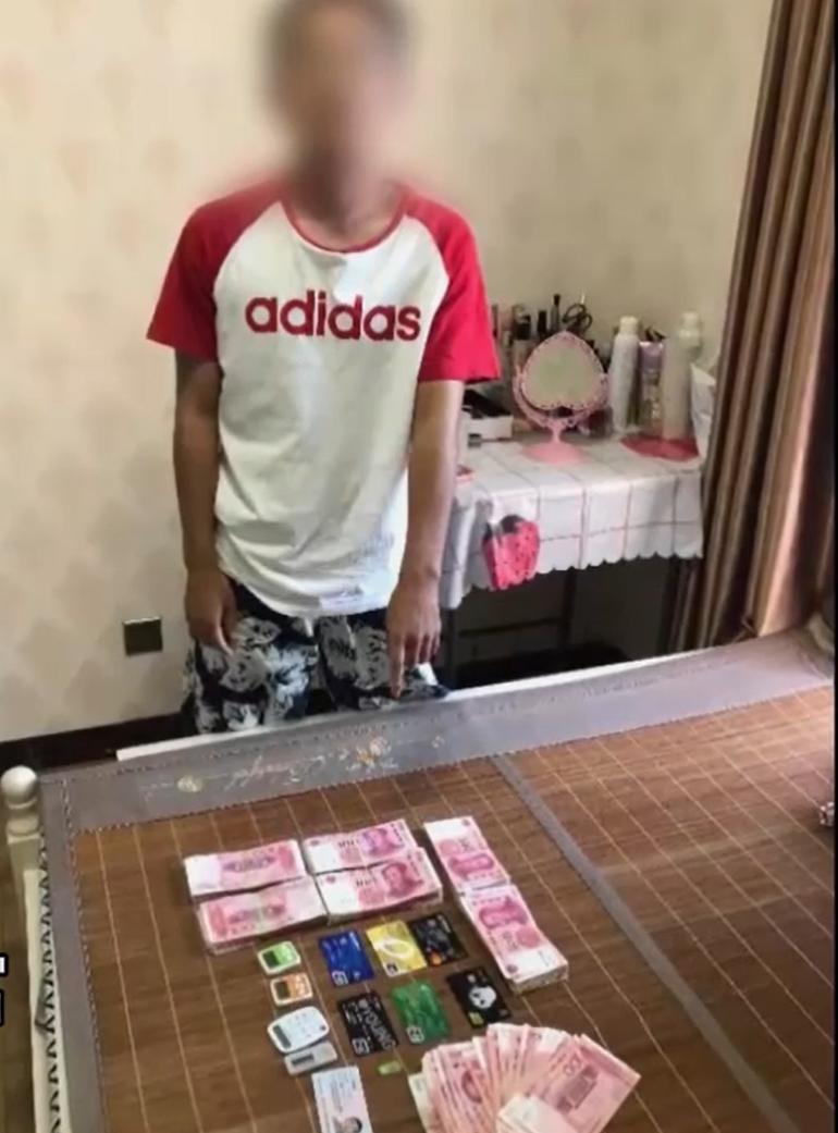 2021年，四川27岁无业游民，日入510万，民警破门逮捕时大受震撼