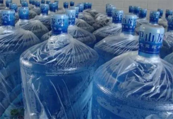 如何挑选桶装水好坏,桶装的矿泉水哪种水比较好