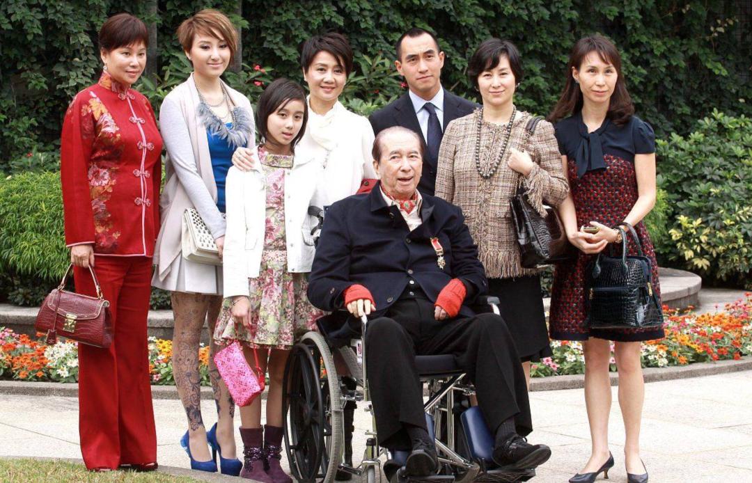 蓝琼缨因为什么去世,赌王二太蓝琼缨传奇的一生