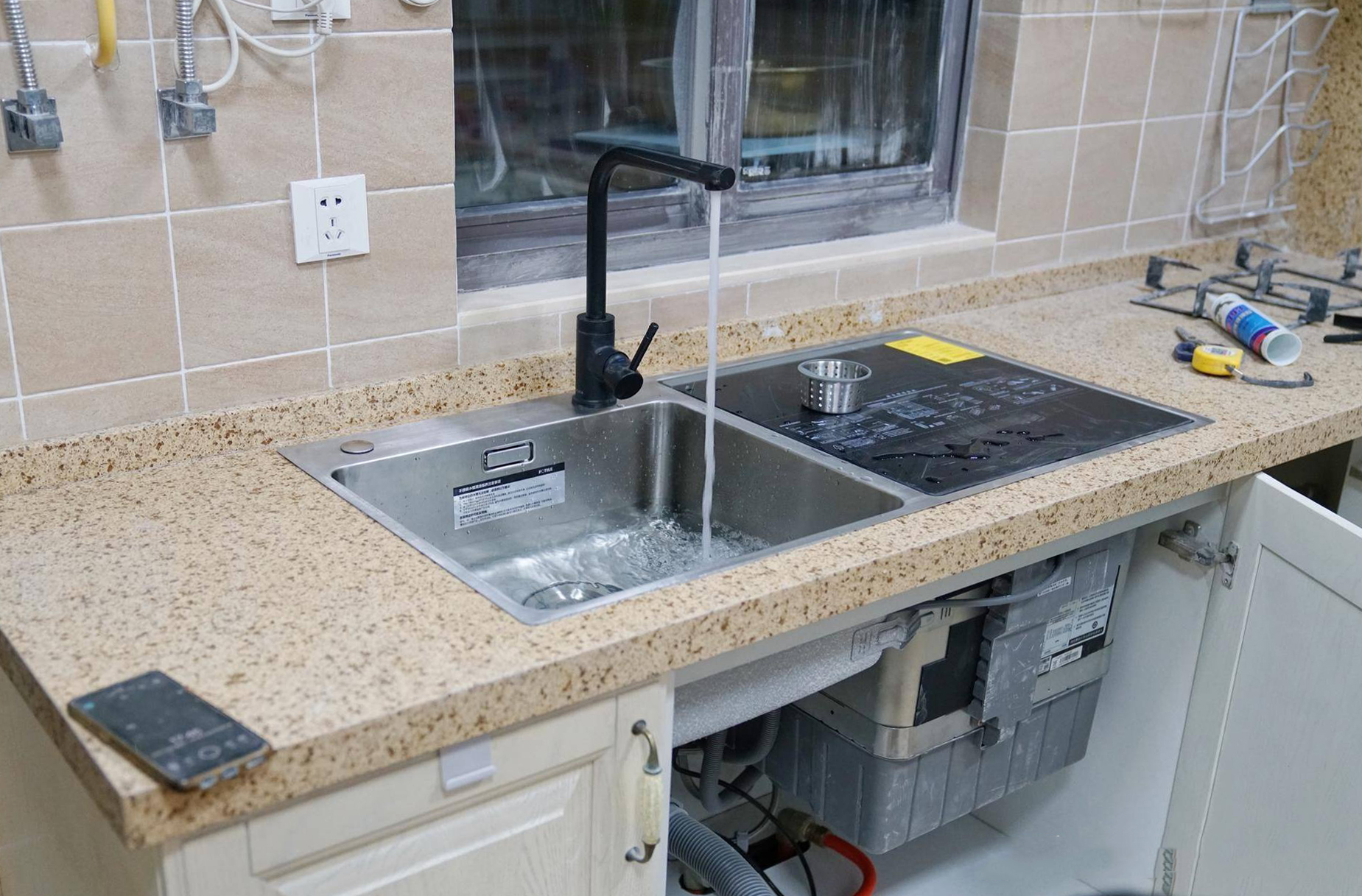 大理石岩板石英石哪个做楼梯好,石英石大理石岩板台面哪个耐用