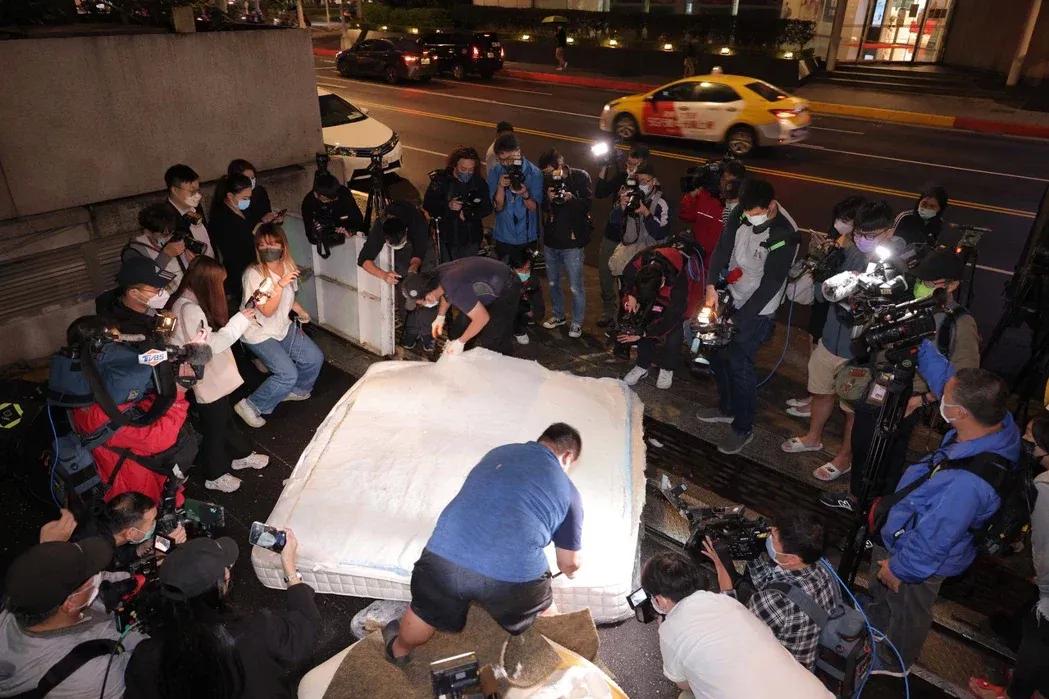 具俊晔谈大s出轨传闻采访视频,大s与具俊晔的婚姻风波