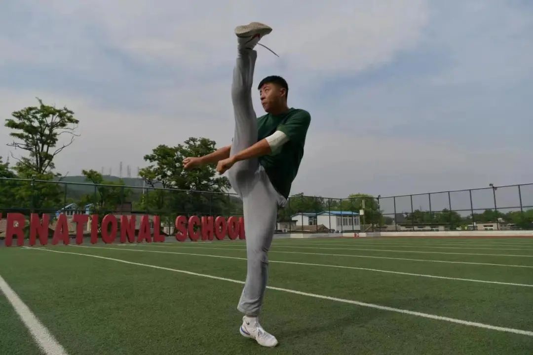 对刘畊宏的描写,刘畊宏很拽的角色