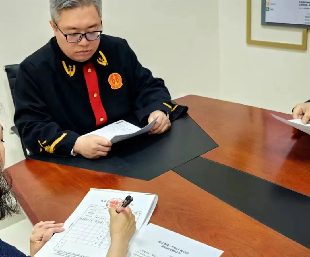 抢夺孩子抚养权孩子怎么上学,没有抚养权可以让孩子上学吗