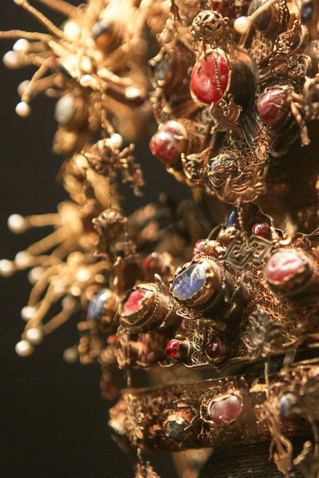 如何看懂中国第一山地省的多彩文化史诗？