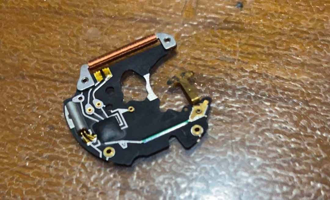 去修表摊换电池多少钱,修表换电池60元正常吗