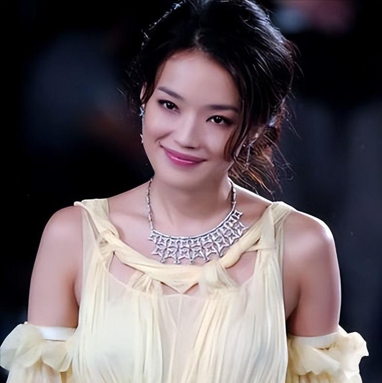 头大脸大女人适合贝雷帽吗,头小脸大的女生适合什么发型