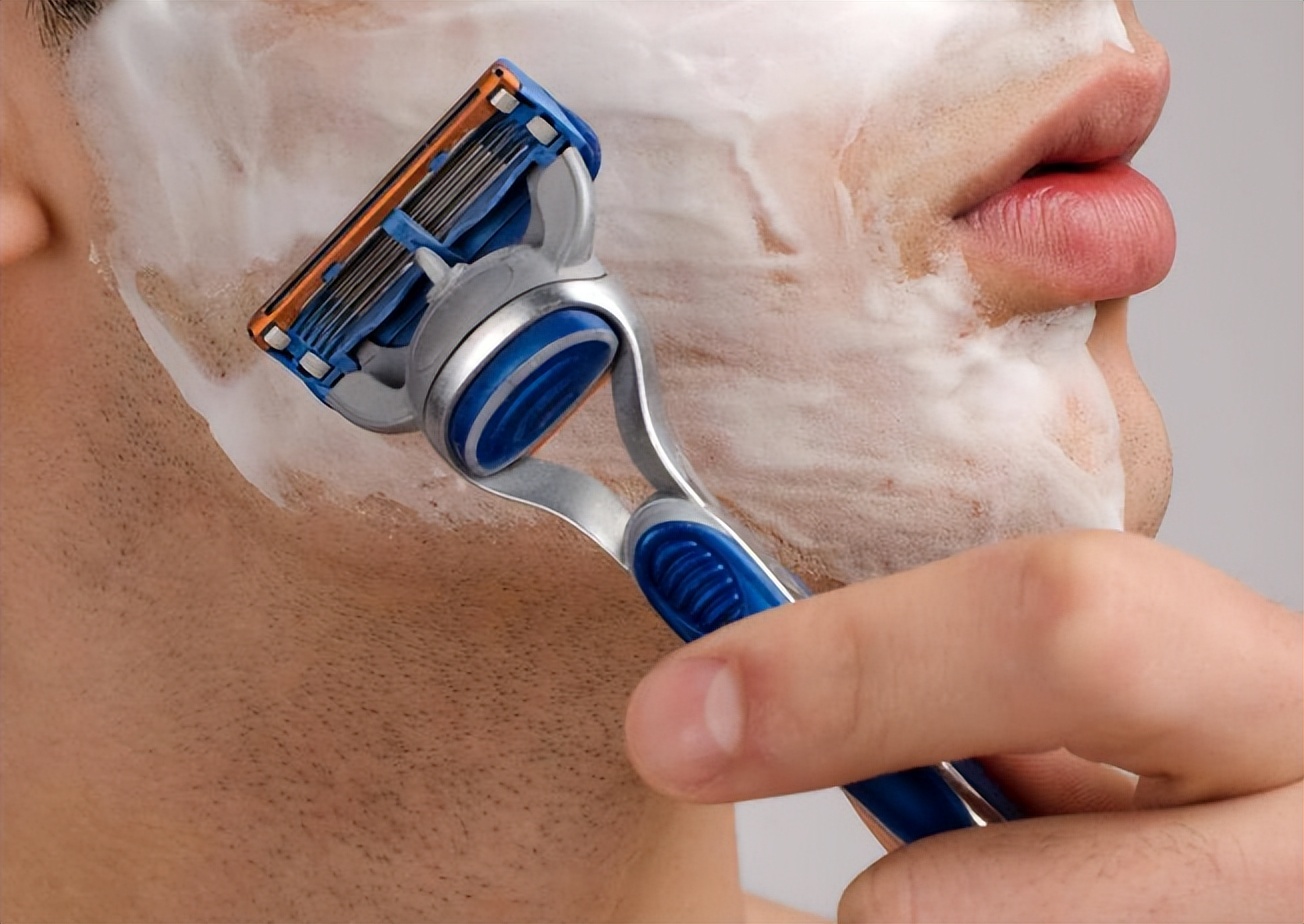 男人胡子长意味的什么,男人胡子长得快是什么病